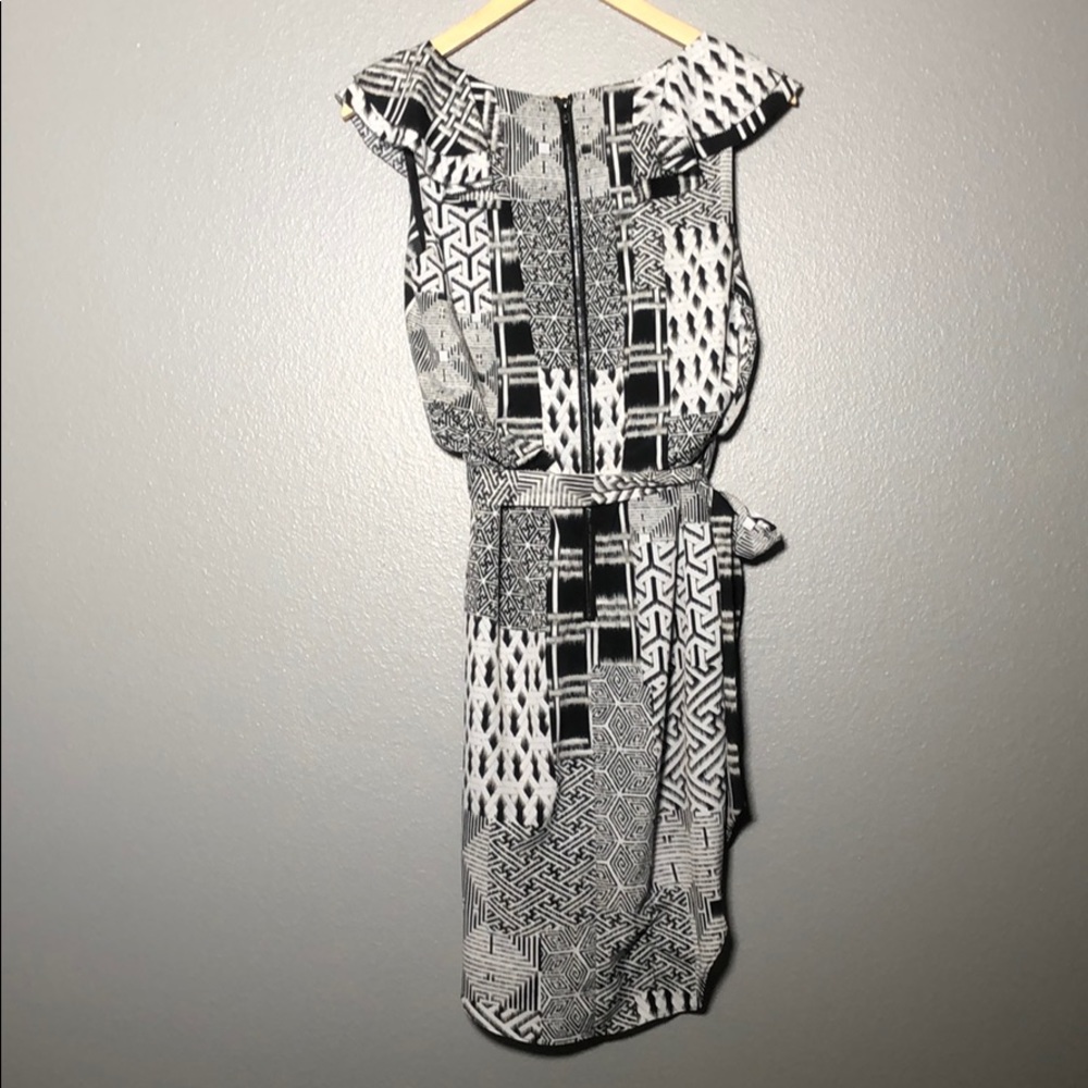 Dress - Picture 3 of 4